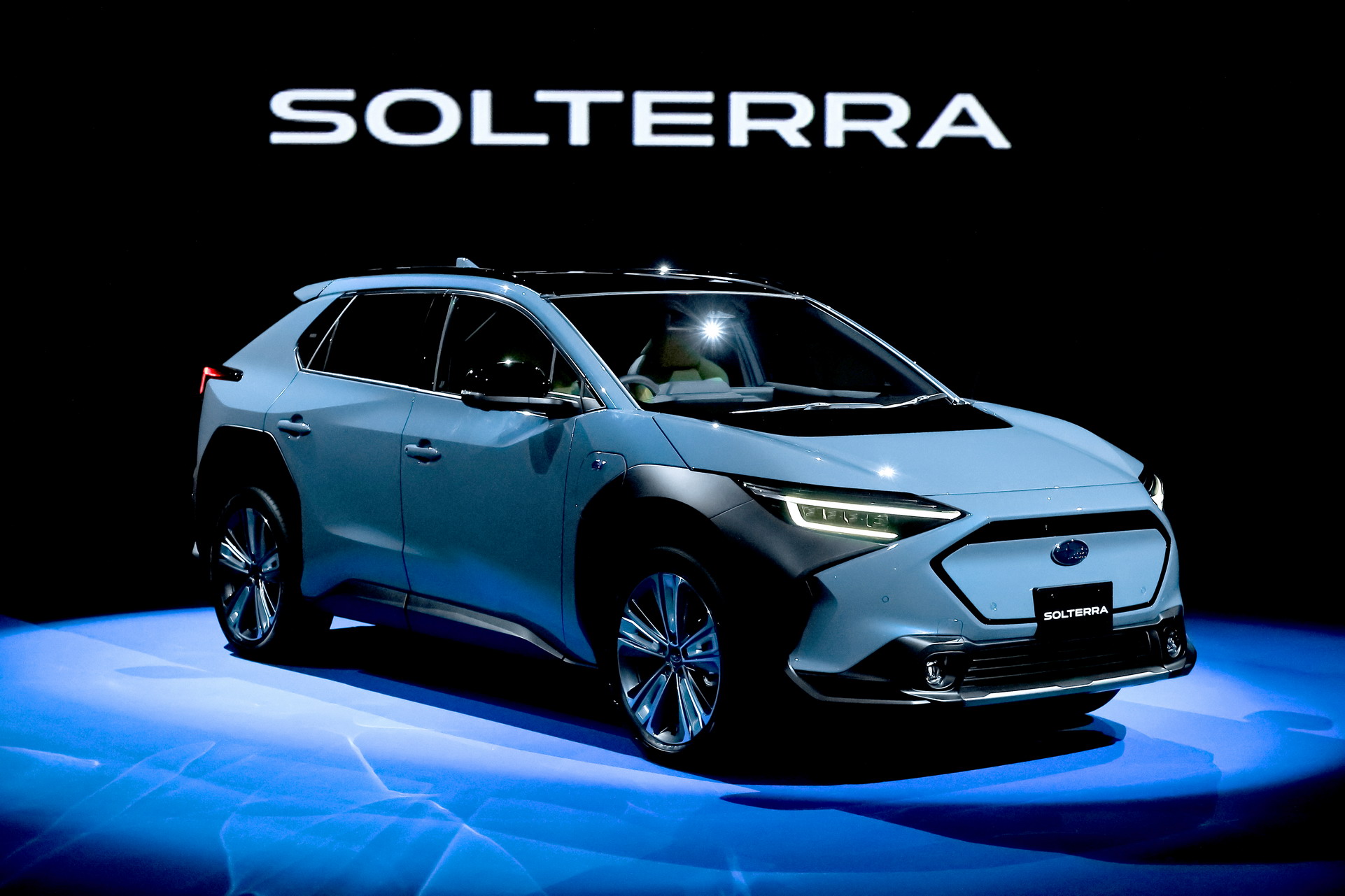 2023-Subaru-Solterra-16