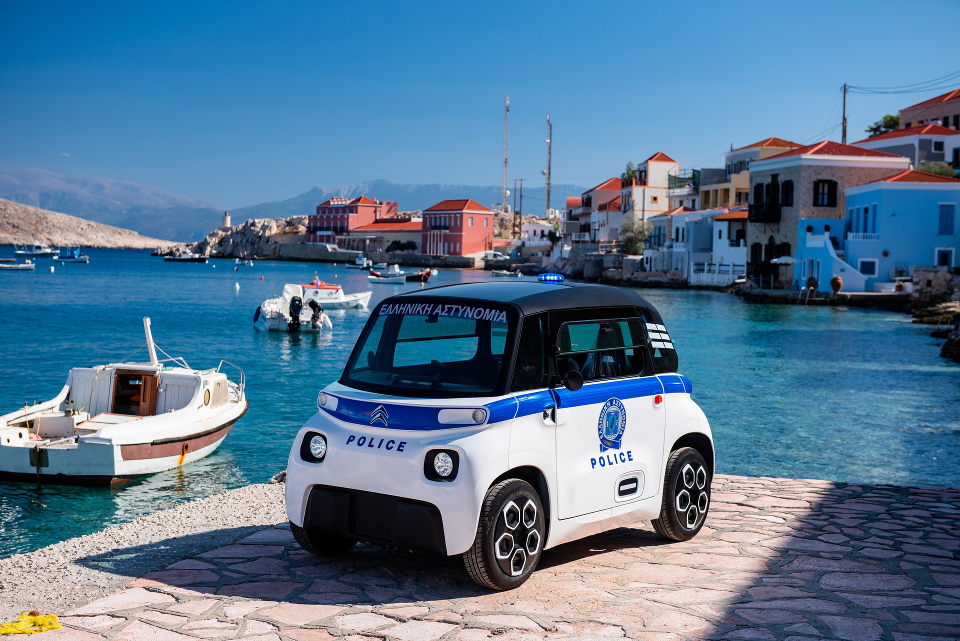 A világ leglassabb rendőrautóit állítják szolgálatba Görögországban