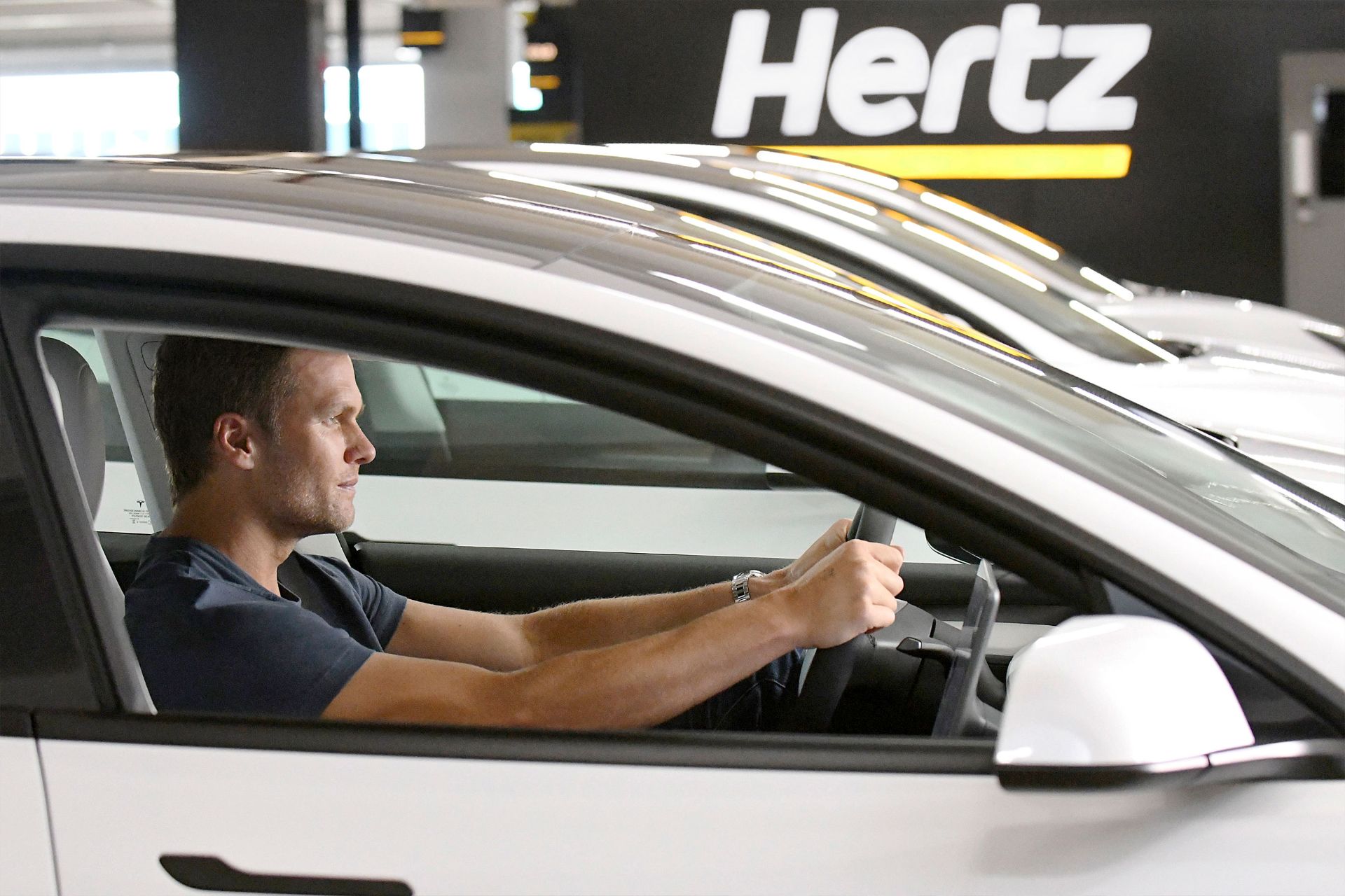 Elon Musk: még nem hivatalos, hogy a Hertz 100 ezer autót rendel tőlünk
