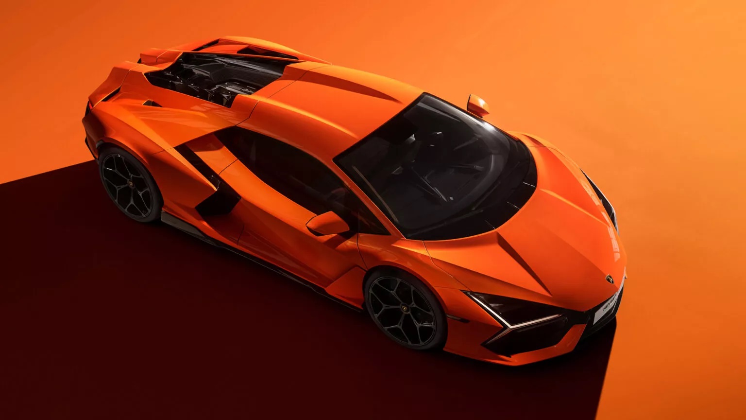 1000 lóerő felett a Lamborghini, bemutatkozott az Aventador utódja