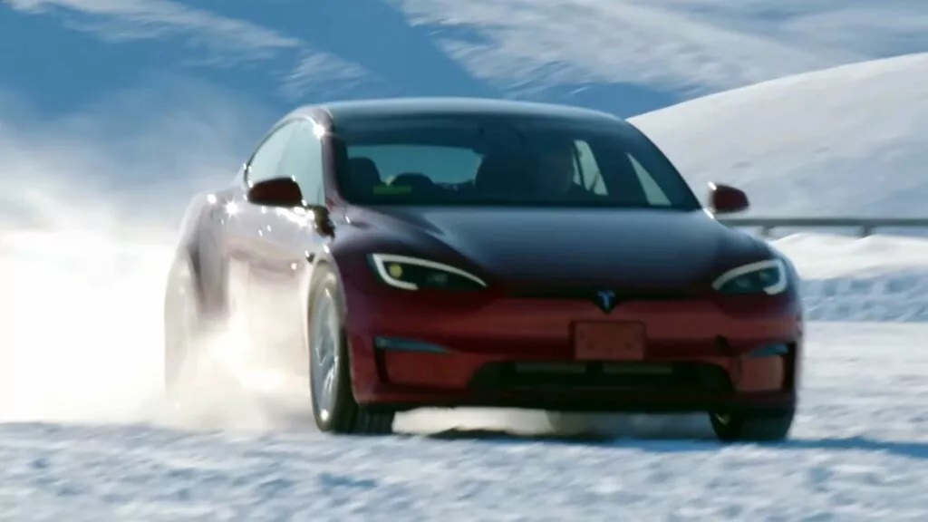 Tesla-Model-S-YT-Snow-1024×576