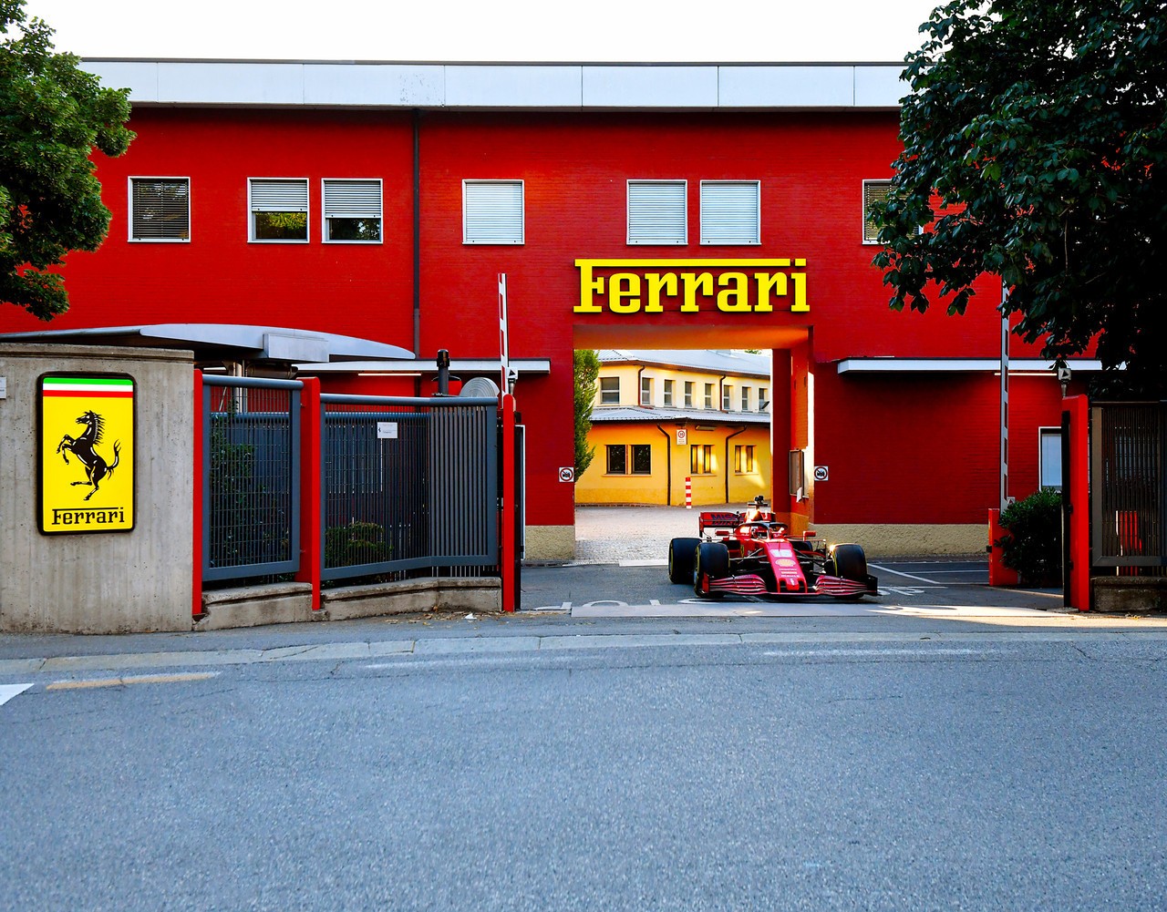 Gyárat bővít a Ferrari a villanyosítás jegyében